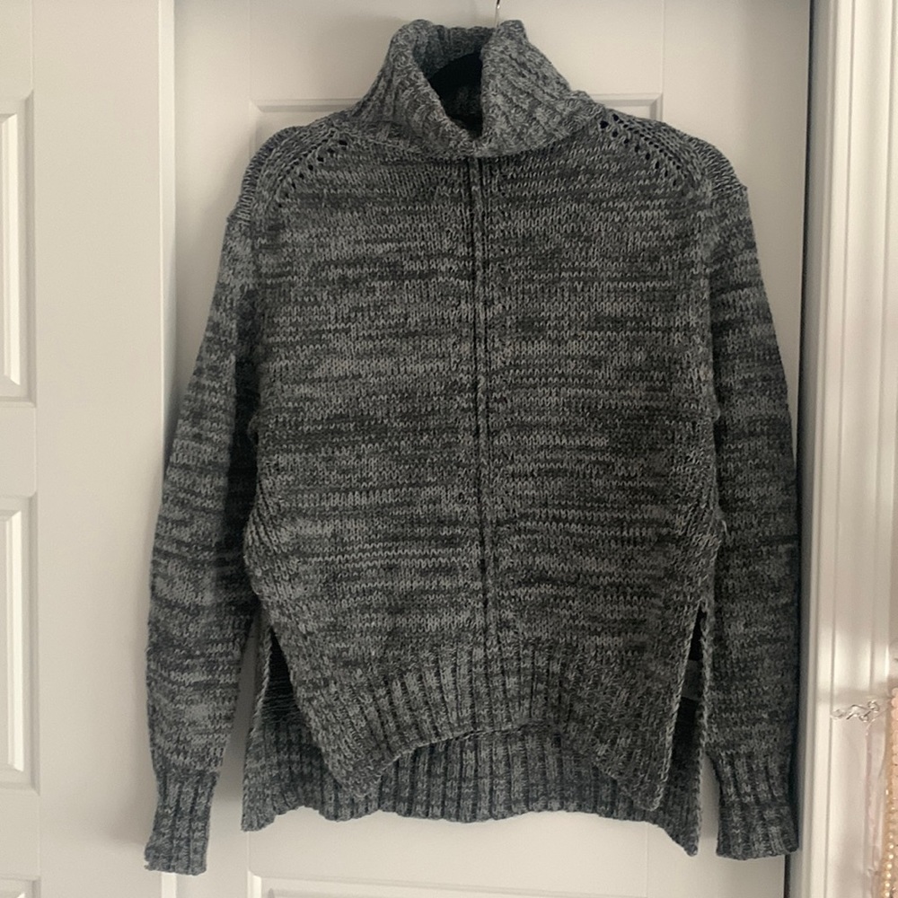 JOHN+JENN grey knit turtle neck